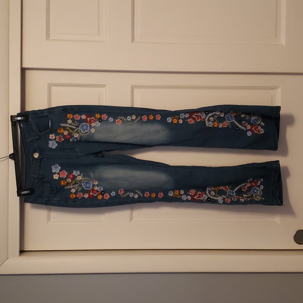 Embroidered flare jeans, juniors size small